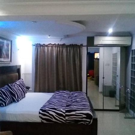Theodawn Hotels @ Suite 29 Ikeja Esterno foto