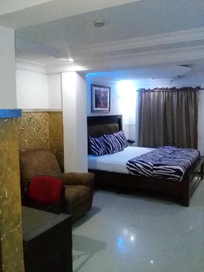 Theodawn Hotels @ Suite 29 Ikeja Esterno foto