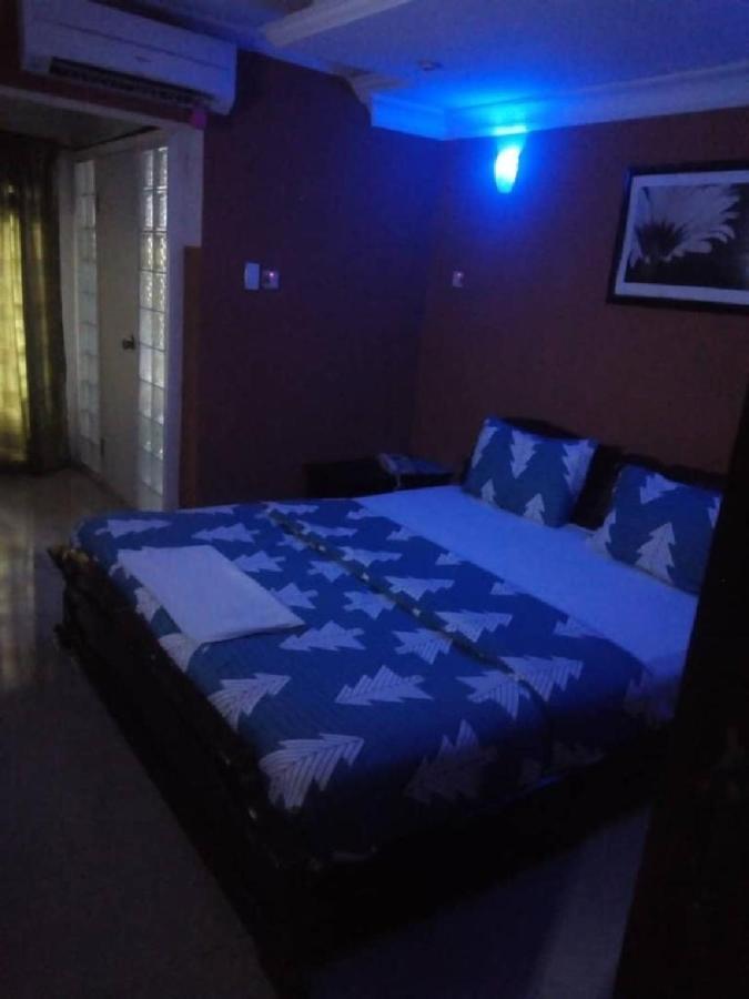 Theodawn Hotels @ Suite 29 Ikeja Esterno foto