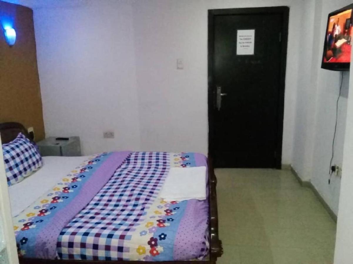Theodawn Hotels @ Suite 29 Ikeja Esterno foto
