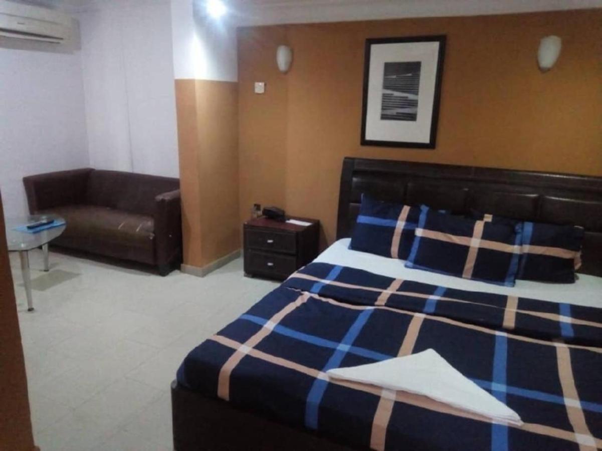 Theodawn Hotels @ Suite 29 Ikeja Esterno foto