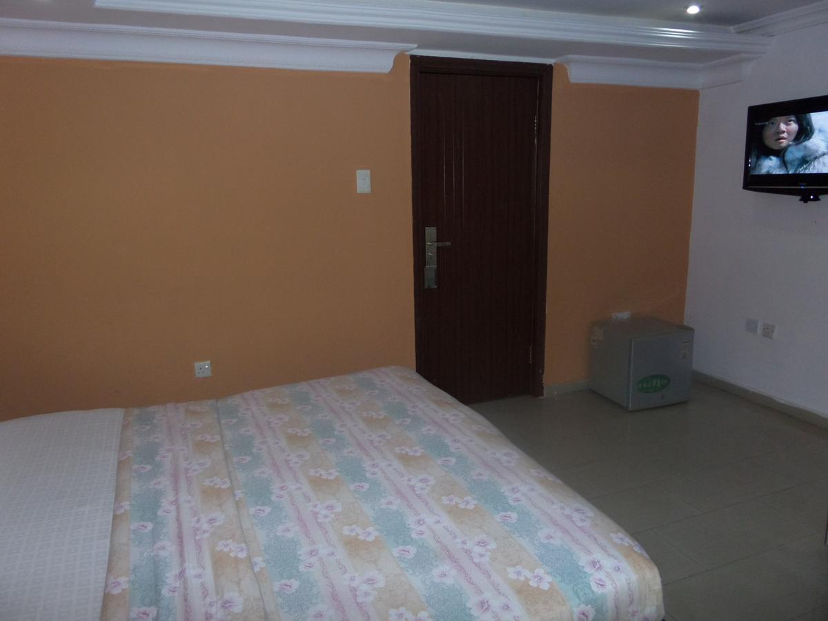 Theodawn Hotels @ Suite 29 Ikeja Esterno foto