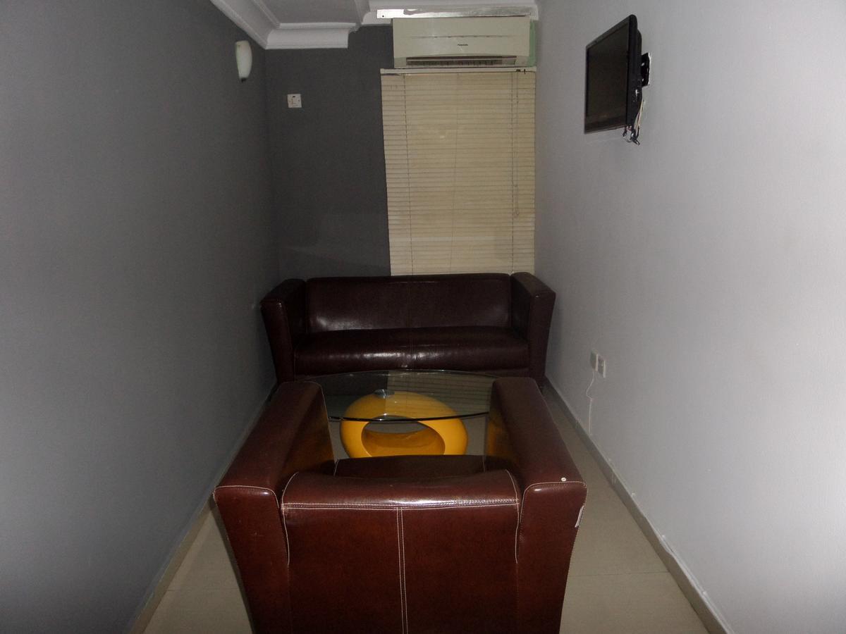 Theodawn Hotels @ Suite 29 Ikeja Esterno foto