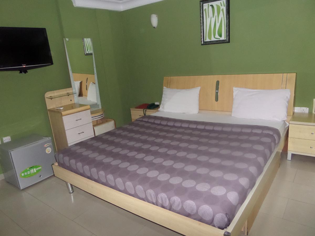 Theodawn Hotels @ Suite 29 Ikeja Esterno foto