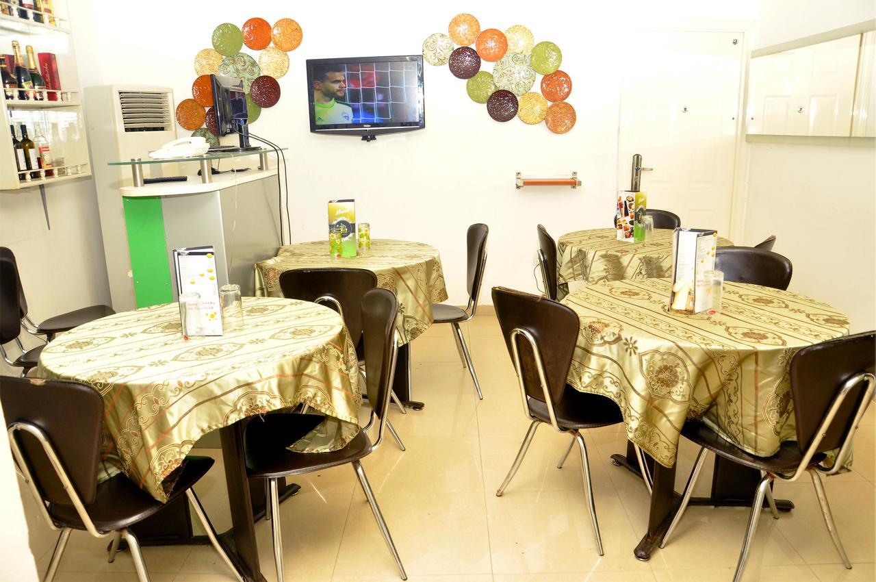 Theodawn Hotels @ Suite 29 Ikeja Esterno foto