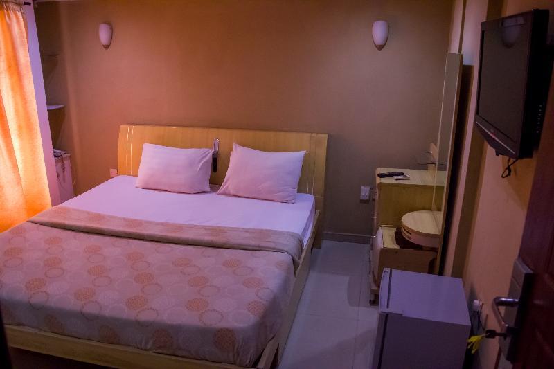 Theodawn Hotels @ Suite 29 Ikeja Esterno foto