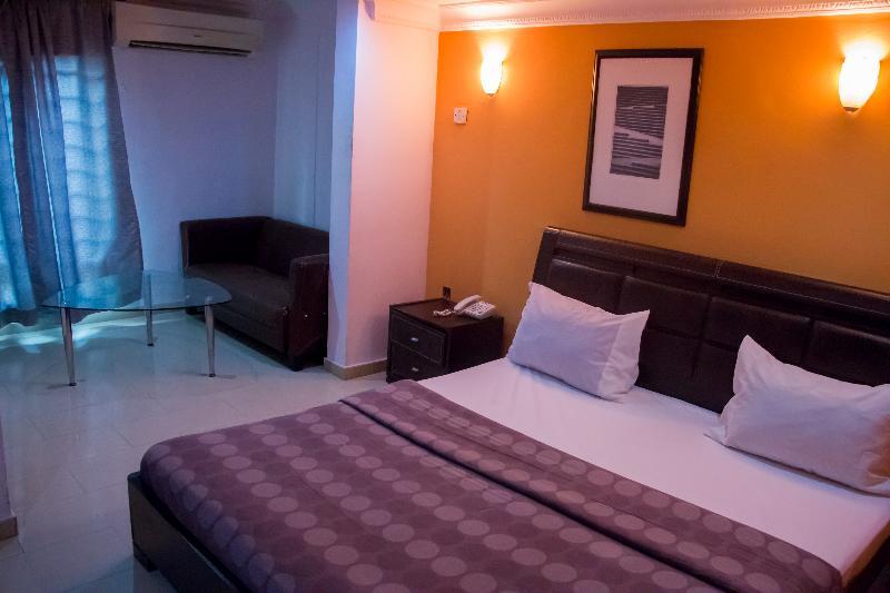Theodawn Hotels @ Suite 29 Ikeja Esterno foto