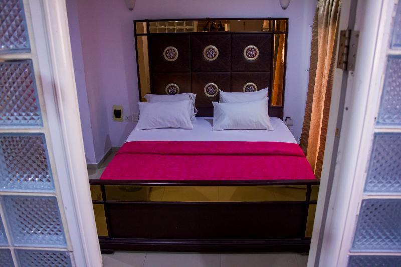 Theodawn Hotels @ Suite 29 Ikeja Esterno foto