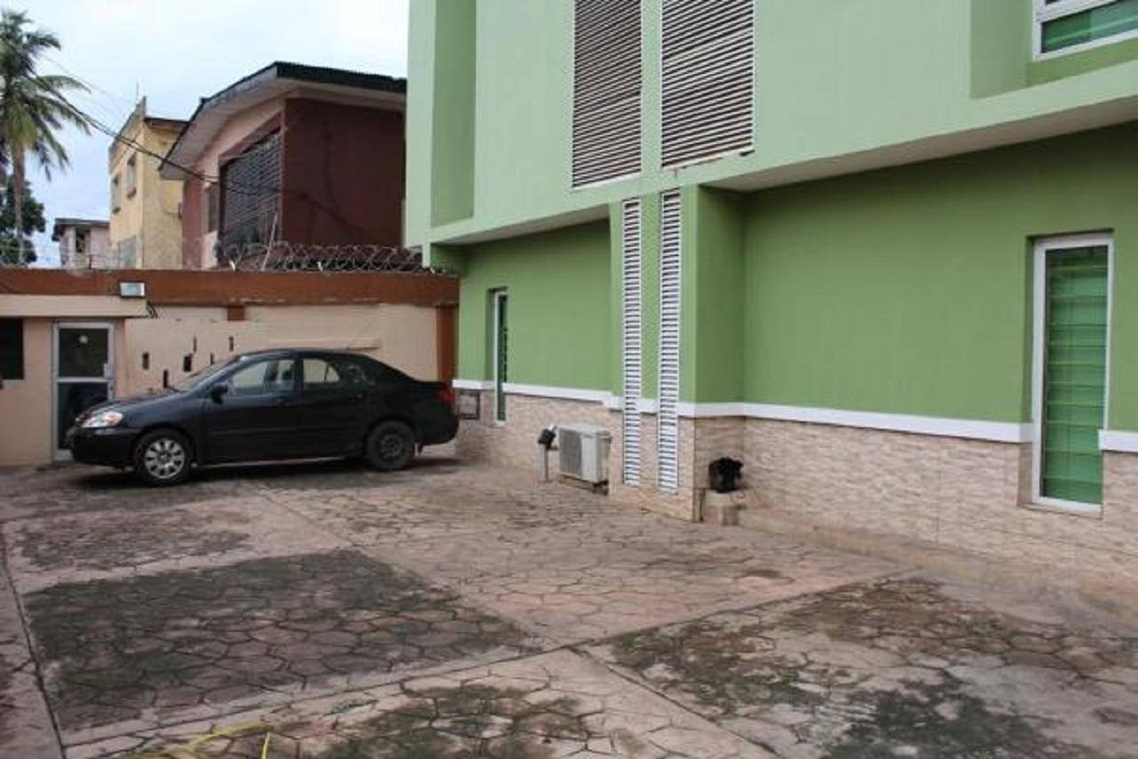 Theodawn Hotels @ Suite 29 Ikeja Esterno foto
